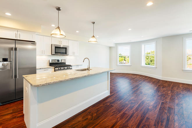 Call NOW for showings! 617-236-8600 - WASHINGTON ST - *1/2 FEE!* LUXE DUPLEX PNTHSE 5BR IN SOUTH END AVAIL *9/1/2026* W/ 3 BA, IN UNIT W/D