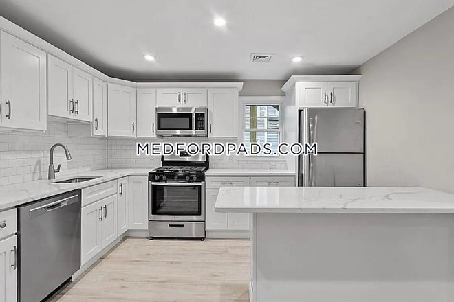 Kitchen - Available 6/1/25! Recently Renovated 4 Bed 2 Bath Apartment on Capen St.!