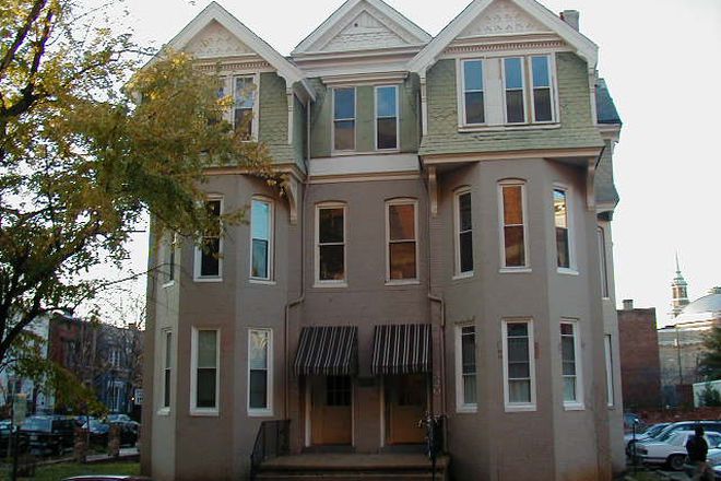 Unique Location & Apt! - 320 N Harrison St Apt 2