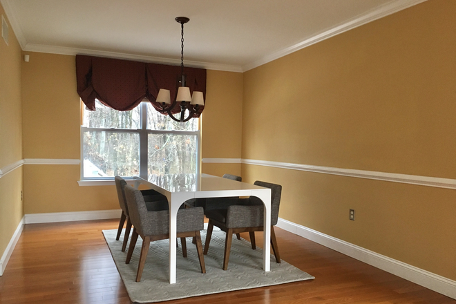 Dining room - Furnished room for female PU affliate-Hyde Ct-Lawrenceville House