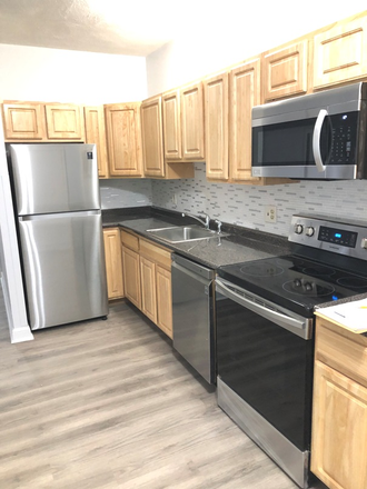 Call NOW for showings! 617-236-8550 - BERKSHIRE ST - *NO FEE* LRG & MODERN 4BR IN CAMBRIDGE *AVAIL NOW* W/ LNDRY IN BLDNG, DW, EIK, MW!