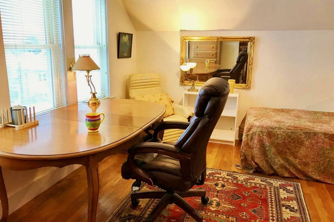 Quiet and private. - Sept Room with a View - Internationals, Postdocs, Students, Safe, Sunny, Nice! - 15-mins to Harvard House