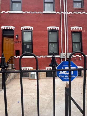 ADT monitored - Newly renovated 6b/4b central AC All new appliances steps from campus House