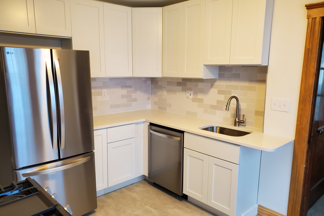 Kitchen - West Cambridge Strawberry Hill Neighborhood