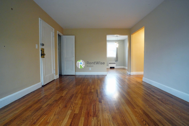 1 - SEP 2026-Incredible Brookline 2 bed plus! H/HW/Parking included-No Broker Fee! Apartments