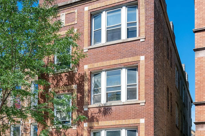 The apartment building - 1626 South Allport Street