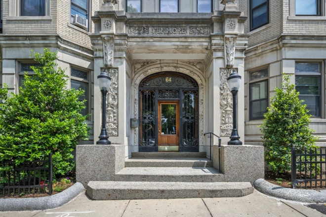 64 Charlesgate Entrance - Room For Rent in 2-bed Apartment - NEU