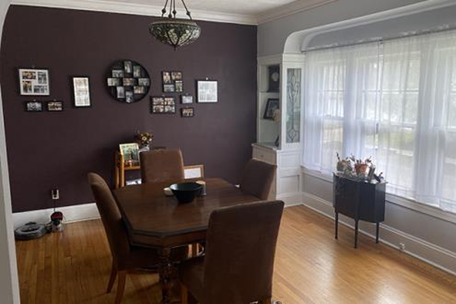 DR - 4 BR house by CWRU (Cedar/Lee)