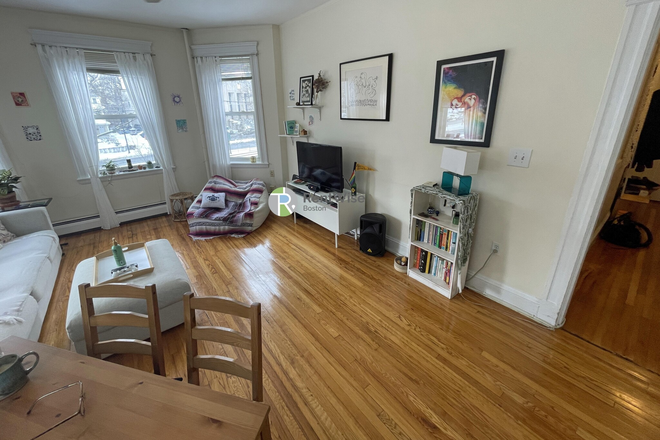 1 - SEPT 2026 – Renovated Cleveland Circle 1BR | Steps to Green Line | No Fee Apartments