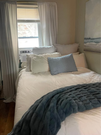 Call NOW for showings! 617-236-8600 - HULL ST - FRONT FACING 3RD FLR 3BR/1BA AVAIL *9/1/2026* ON SIDE ST W/ IN UNIT LNDRY, H&HW INC, DW Apartments
