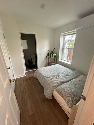 Bedroom - Private Room + Ensuite Close to Penn Campus