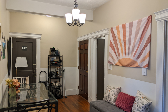 hangout - 6/1/26 OR 9/1/26- NO rental FEE- beautifully furnished- heat/H2O incl.- clean/safe Apartments