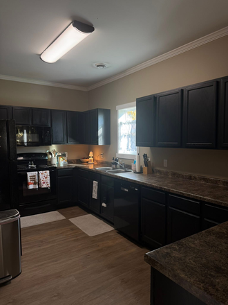 Kitchen - College Town Apartments