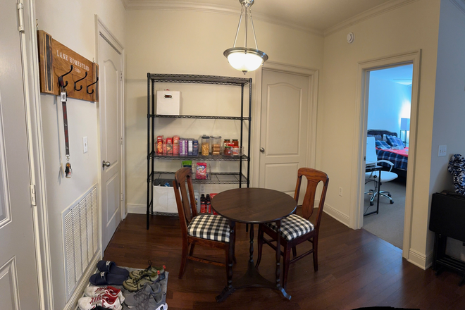 dining area - Discounted rent at Houndstooth Condos for sub lease-mid December 2025-July 2026