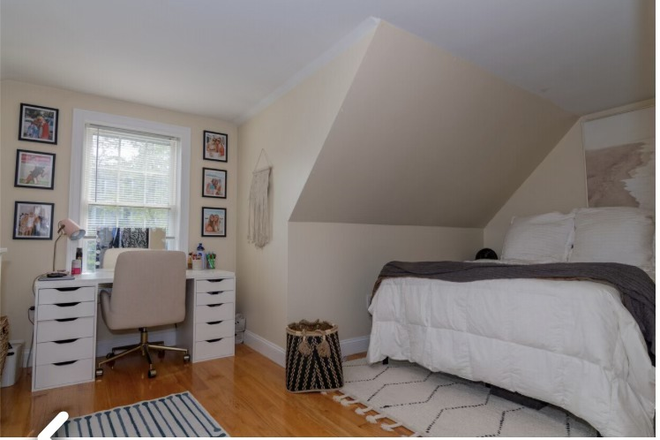 Bedroom - Townhouse near campus, close to redline 4bed 2.5 bath