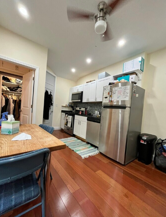 . - *NO BROKERS FEE!!** Spacious 2 Bed / 2 Bath near campus w/ Heat&Hot Water Included!! available NOW! Apartments
