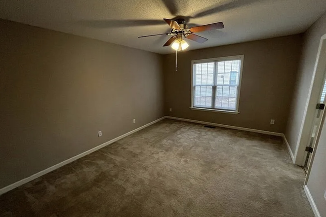 Bedroom - 1b1b Ideal for Graduate or Working Professional
