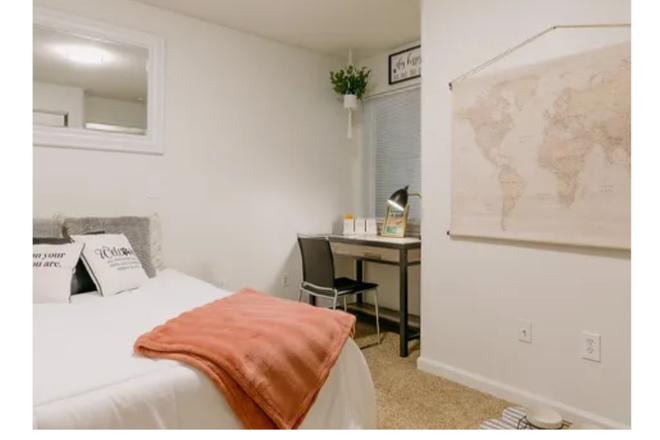 Bedroo - Sublet 1 Bedroom - $450 Apartments