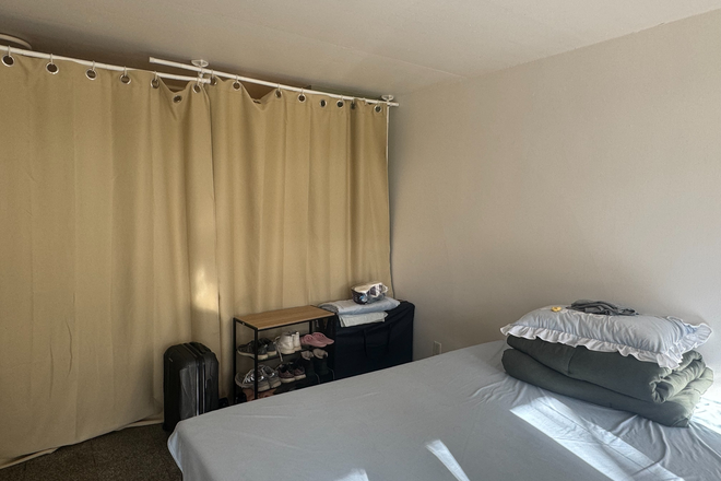 Living room - Just 950$ for one bedroom！From 12/11 to 1/26 Apartments