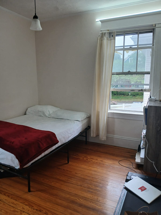 Bedroom - Room close to campus Duplex