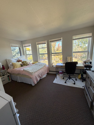 Bedroom - University Ave