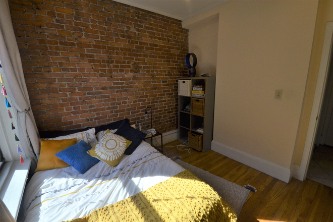 Bedroom - Spacious & Sunny 1BR on Marlborough St – Minutes from MIT Apartments
