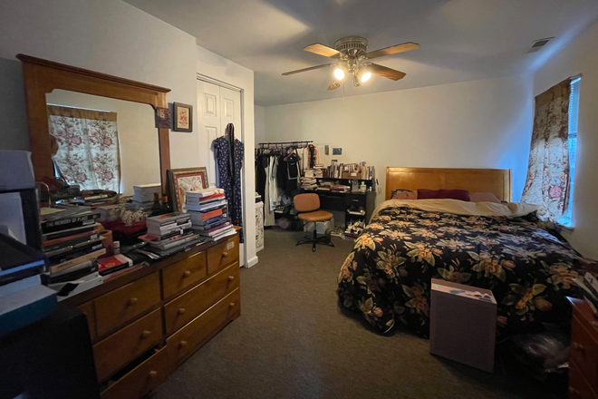 your room - Mayflower Square Condominiums