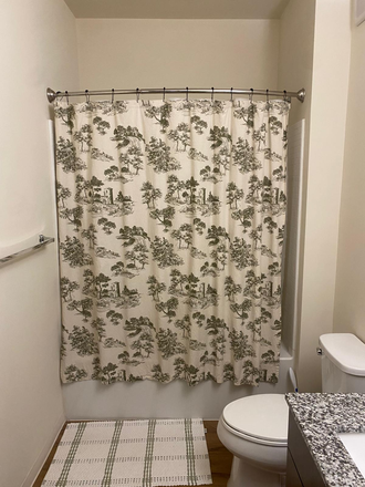 Bathroom - Terrapin Row Apartment available for summer lease