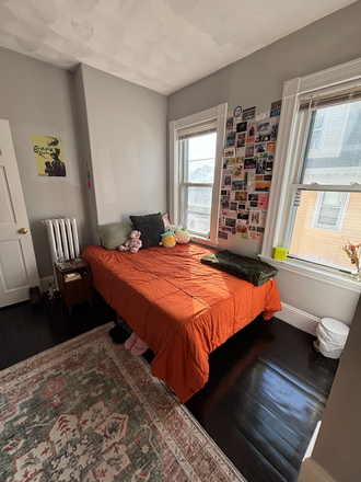 Room for rent - Room in East Boston–25 min from campus–Option to move in early (June)–$1,084 rent