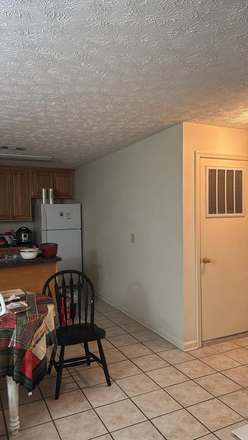 Living room - The Summit (safe, quiet and clean, super close to campus!) Apartments