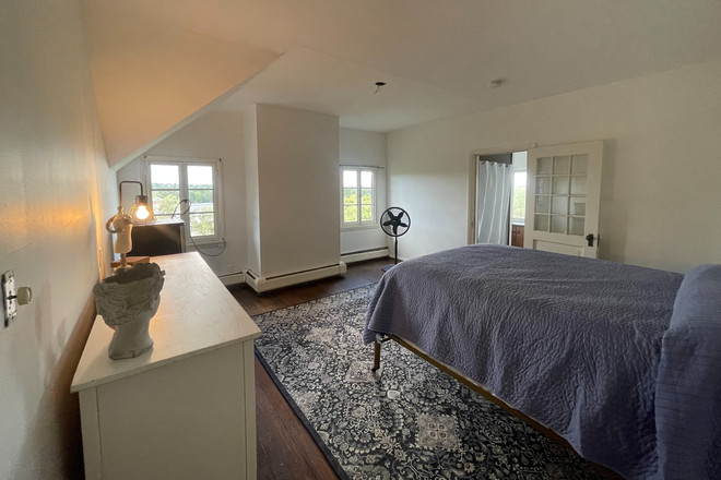 Bedroom photo #2 - Hillside road #10 House