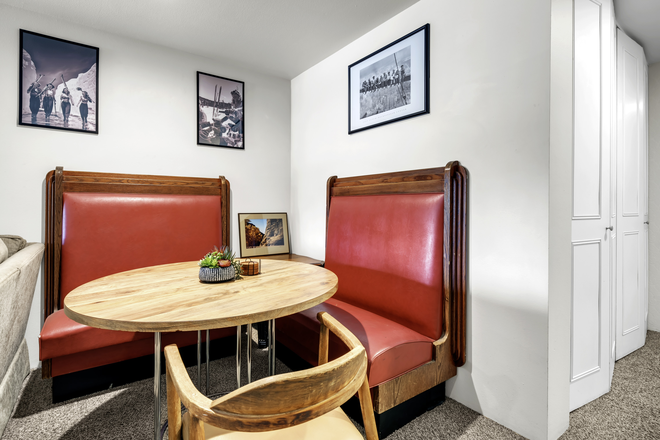 ' - CLOSE to CU, Dairy, & NAROPA plus Pearl or 29th Street MALLS=>.SUNDANCE VENUES! Condo