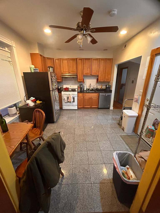 Kitchen - 4 BD 2 BA ROXBURY/FORT HILL NEAR ORANGE LINE 20 MIN FROM NORTHEASTERN Apartments