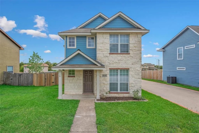 Street View - House off Wellborn