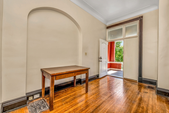 Foyer - 3 Bedroom, 1st Floor Unit (Close to UC Medical School) Apartments