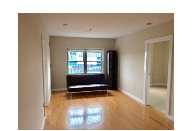 living room - Wonderful Unit with  2 beds, 2 baths, AC, Laundry on Each floor Condo