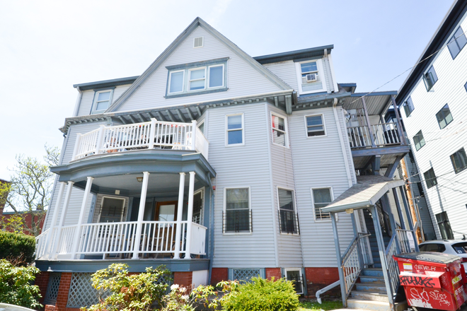 Outside viewing - Private Bedroom a few steps from Brown Campus!