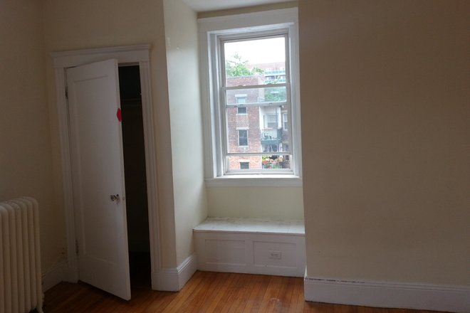 bedroom - Sunny Brookline 3 bed with updated kitchen for 9/1 - NO FEE! Apartments