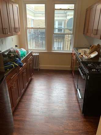 hubrealtyproperties.com - Lovely 1 bedroom with sun porch and front views