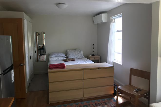 Bed space - Cambridge bed/sit rm  in family home 20 min. to Harvard Sq by bus