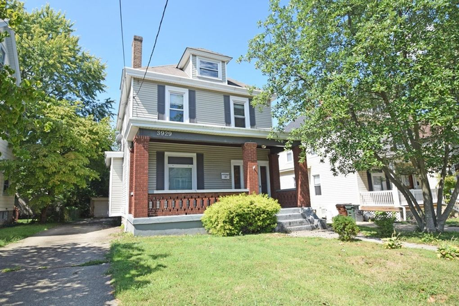 Walking distance from campus - 4 Bedroom House Walking Distance to Campus!