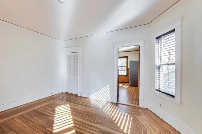 Hallway - 183 Powderhouse BLVD, Close to TUFTS university