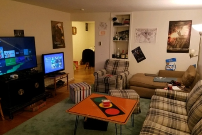 livingroom - 106 Pondview Dr House