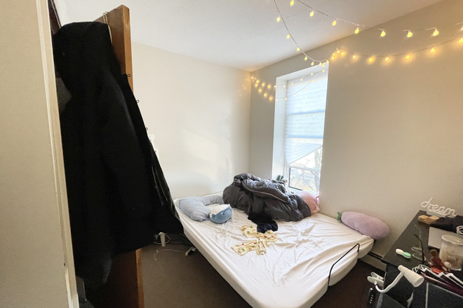 ... - SPACIOUS 3 BEDS/1 BATH WITH RENOVATED KITCHEN AND BATH Apartments