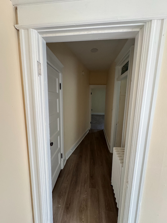 Hallway - Private 1 bedroom apartment for a working student or young professional