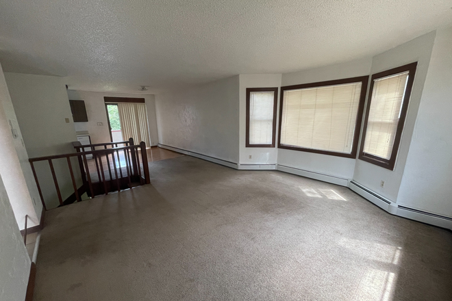 3 - AVAILABLE 3/1: 3030 Folsom St #B Apartments