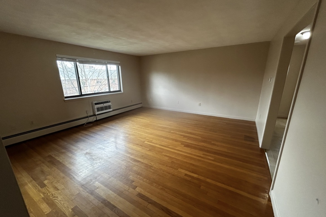 Bedroom - Charlesbank Estates Apartments