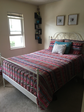 1 or 2 upstairs bedrooms - Arthur Court Townhome