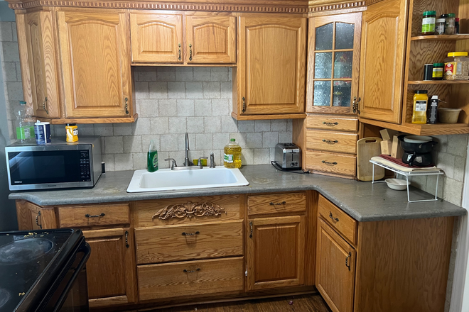 Kitchen - Walking distance to UCO House
