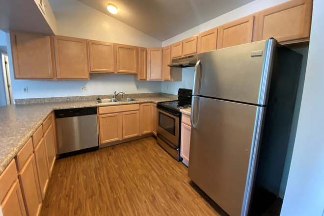 3 - AUGUST PRELEASING: 2142 Canyon Blvd #205 (MORE UNITS AVAILABLE) Apartments